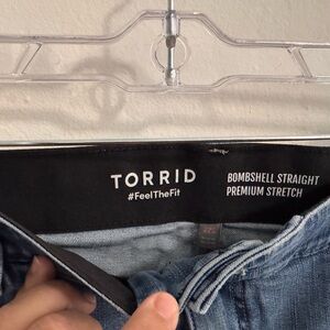 torrid Light Blue Bombshell Straight Stretch Jeans